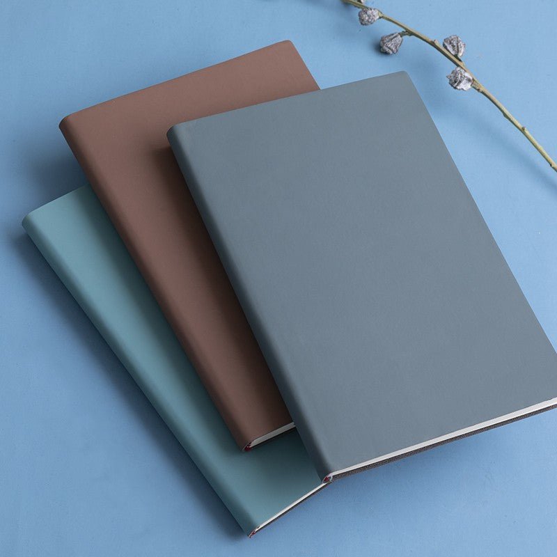 Caderno de couro macio A5 com 120 páginas internas, capa à prova. - Shopp Brasil