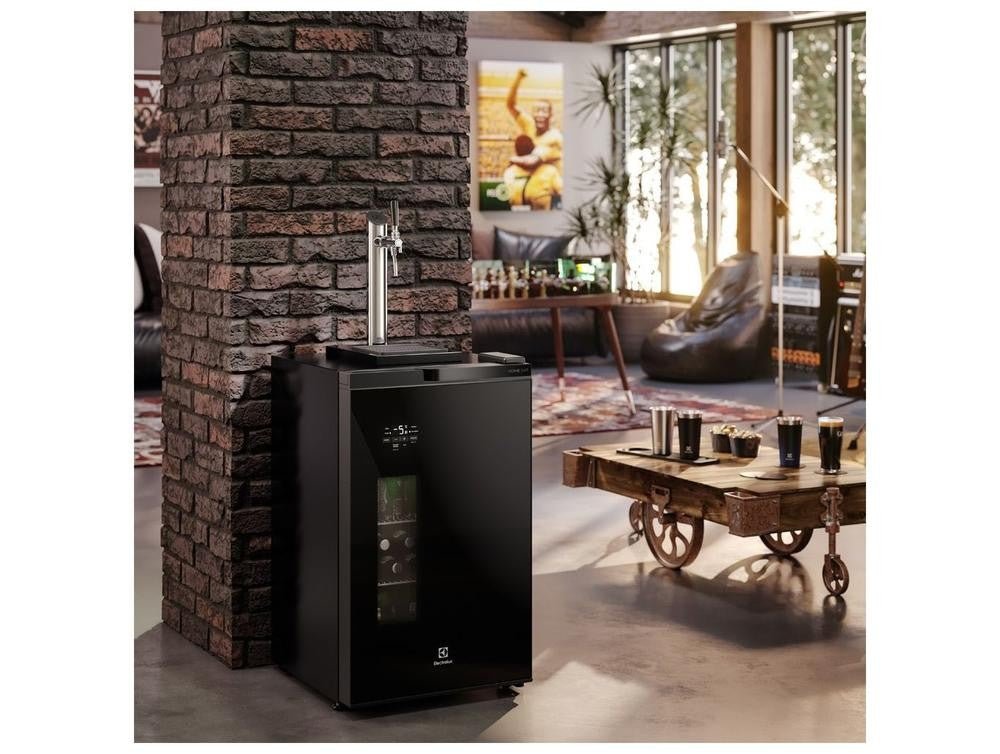 Cervejeira Electrolux Home Bar EB10C Vertical Preta 108,5L Frost Free - 220V - Shopp Brasil