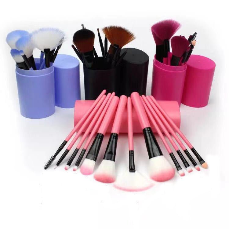 Conjunto de 12 pincéis de maquiagem: blush, sombra, cílios e iluminador. - Shopp Brasil